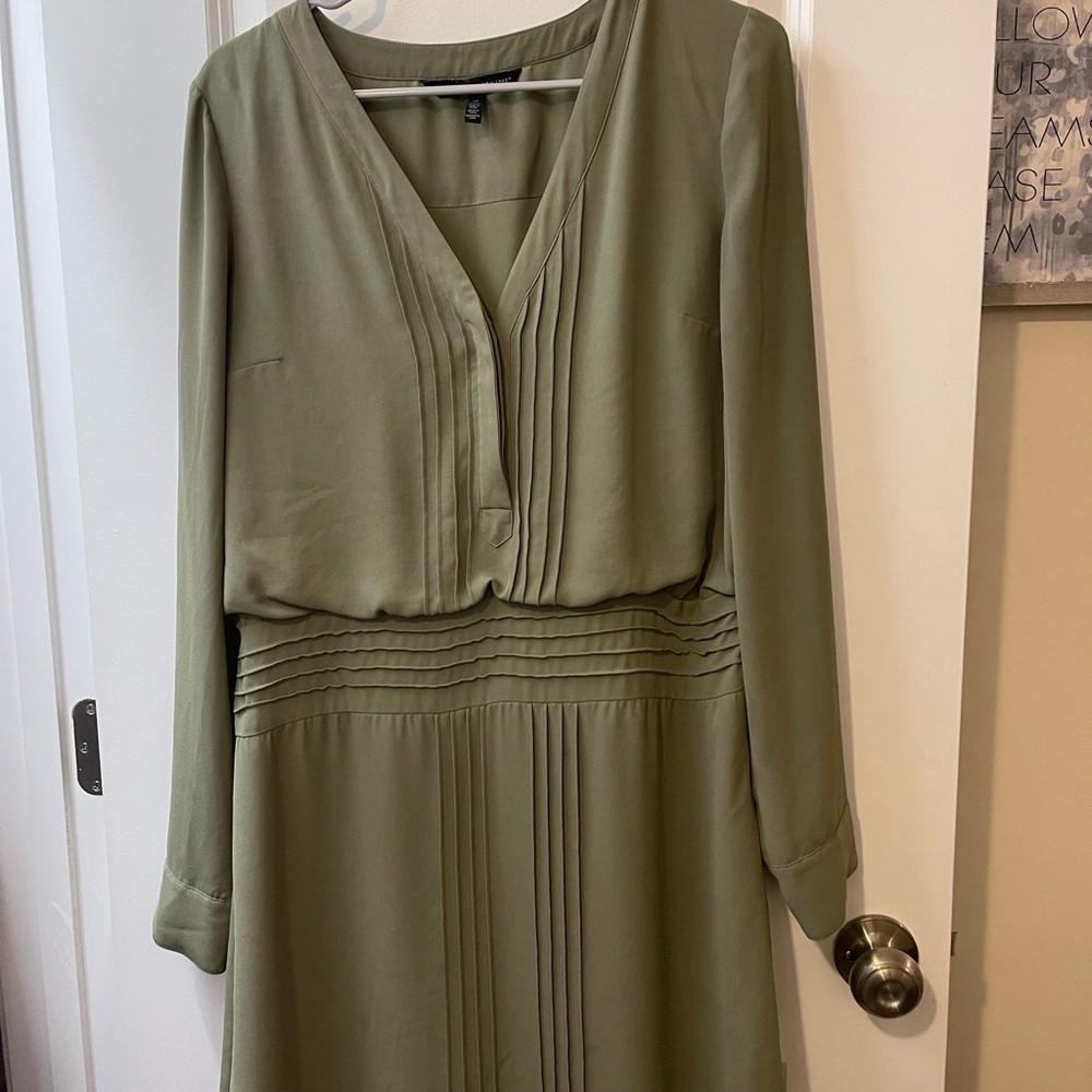 White House Black Market Dress - Picture 2 of 2